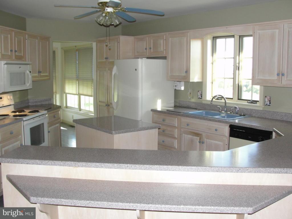 624 Shultz Road Washington Boro, PA 17582 - Photo 4 of 9