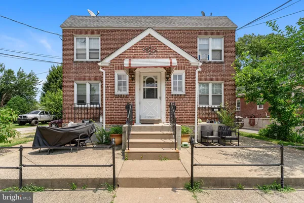 $799,900 | 220-222 Taylor Avenue, Essington, PA 19029