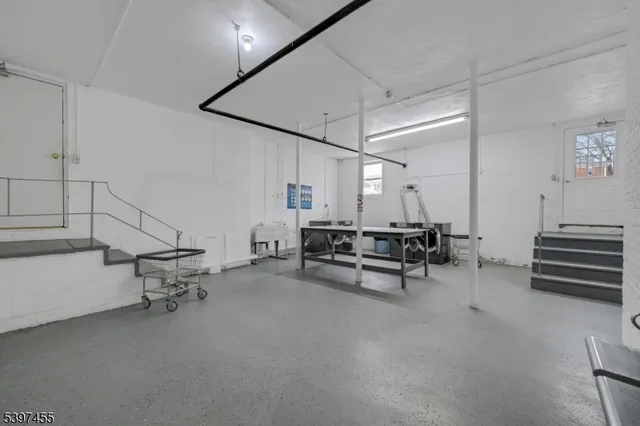 $240,000 | 203 North Beverwyck Road, Unit 1, Lake Hiawatha, NJ 07034