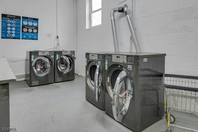 $240,000 | 203 North Beverwyck Road, Unit 1, Lake Hiawatha, NJ 07034