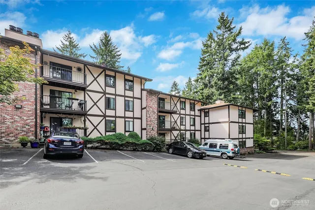 $240,000 | 4501 Grandview Drive West, Unit T208, University Place, WA 98466