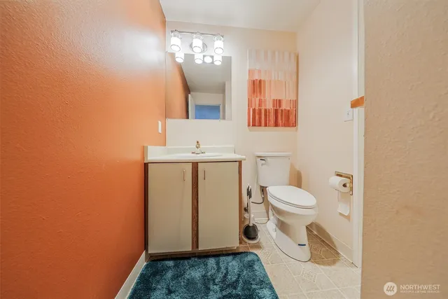 $240,000 | 4501 Grandview Drive West, Unit T208, University Place, WA 98466