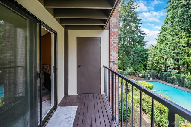 $240,000 | 4501 Grandview Drive West, Unit T208, University Place, WA 98466