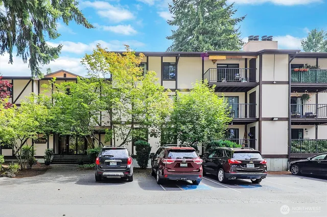 $240,000 | 4501 Grandview Drive West, Unit T208, University Place, WA 98466