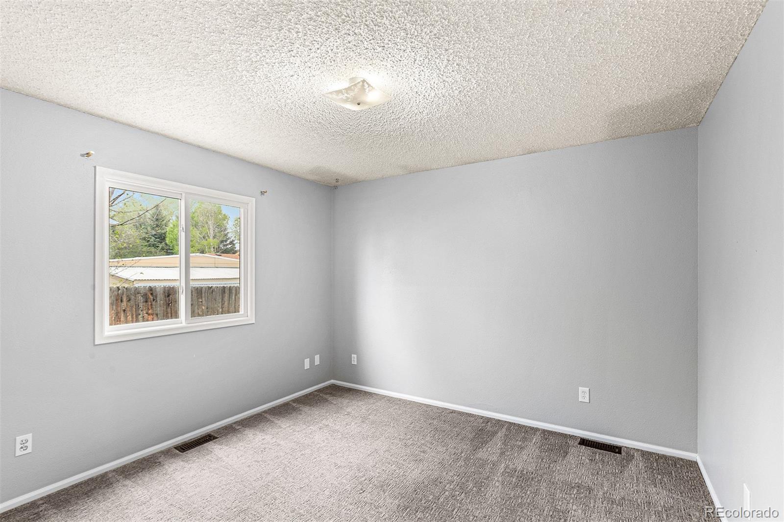 817 Holmes Place Berthoud, CO 80513 - Photo 11 of 30