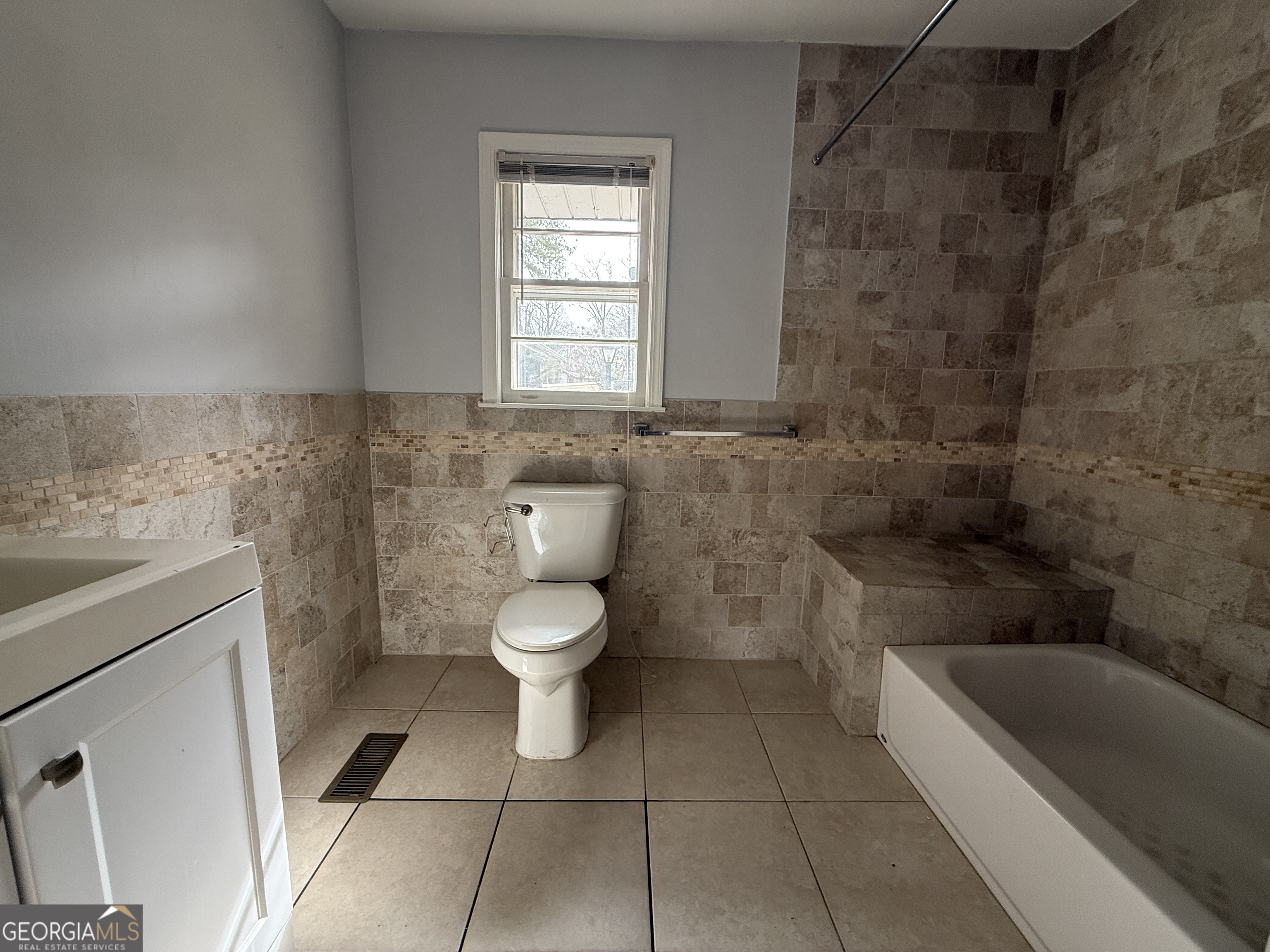 2580 Lake Capri Road Northwest Conyers, GA 30012 - Photo 27 of 52