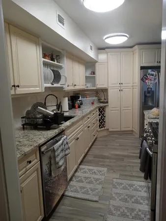 $439,900 | 10424 Lyons Avenue, Lithia, FL 33547
