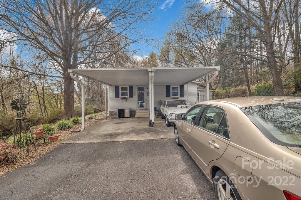 1197 Finger Bridge Road Hickory, NC 28602 - Photo 4 of 32 Gallery Image 4