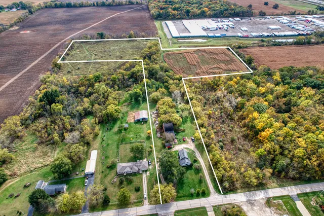 $600,000 | 12929 6 1/2 Mile Road, Caledonia, WI 53108