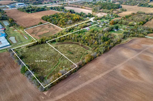 $600,000 | 12929 6 1/2 Mile Road, Caledonia, WI 53108