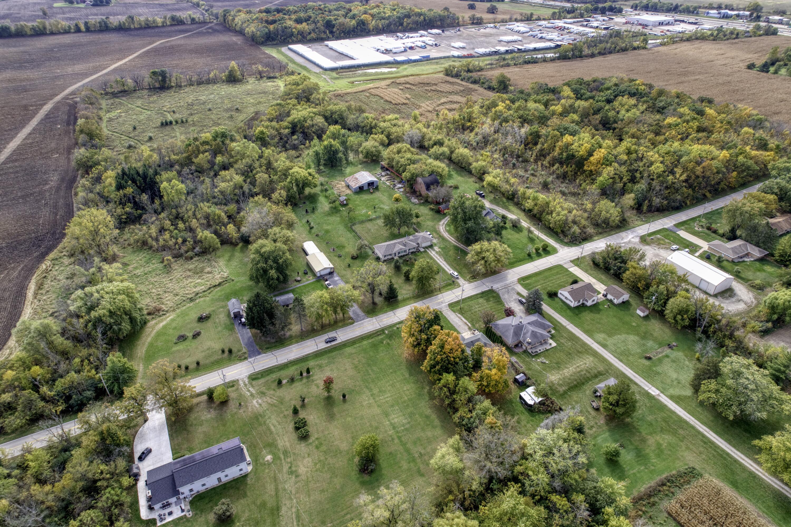 12929 6 1/2 Mile Road Caledonia, WI 53108 - Photo 5 of 8 Neighbors