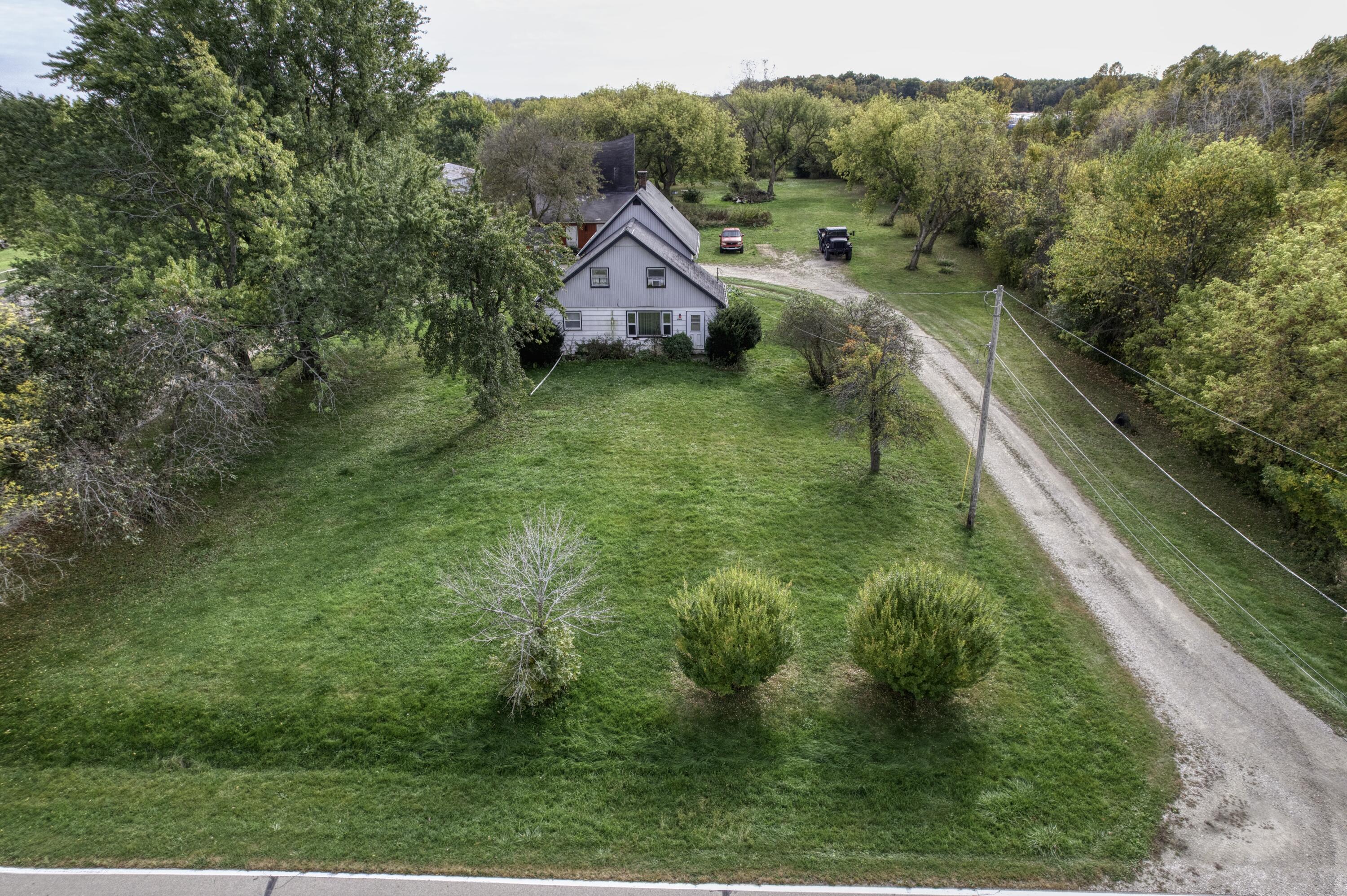 12929 6 1/2 Mile Road Caledonia, WI 53108 - Photo 7 of 8 Current residence