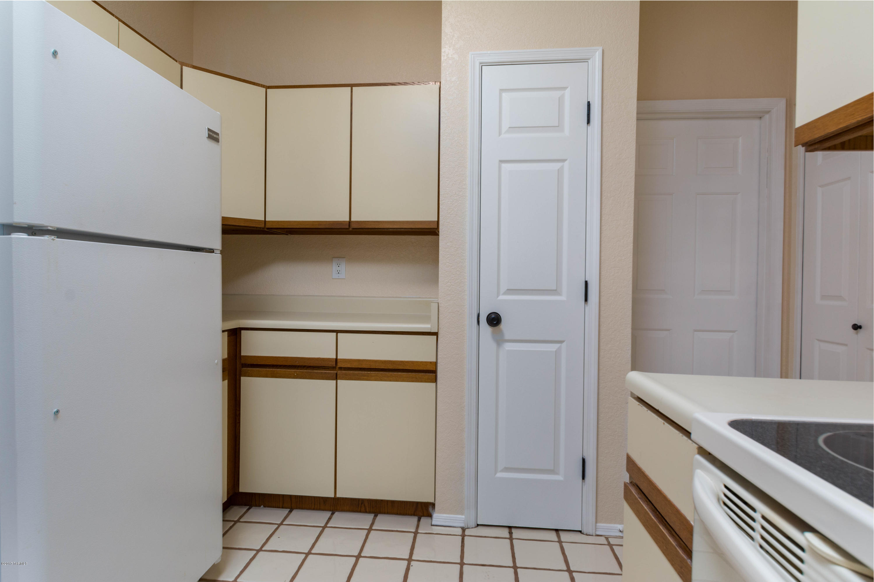 8893 North Lessing Court Tucson, AZ 85742 - Photo 5 of 29