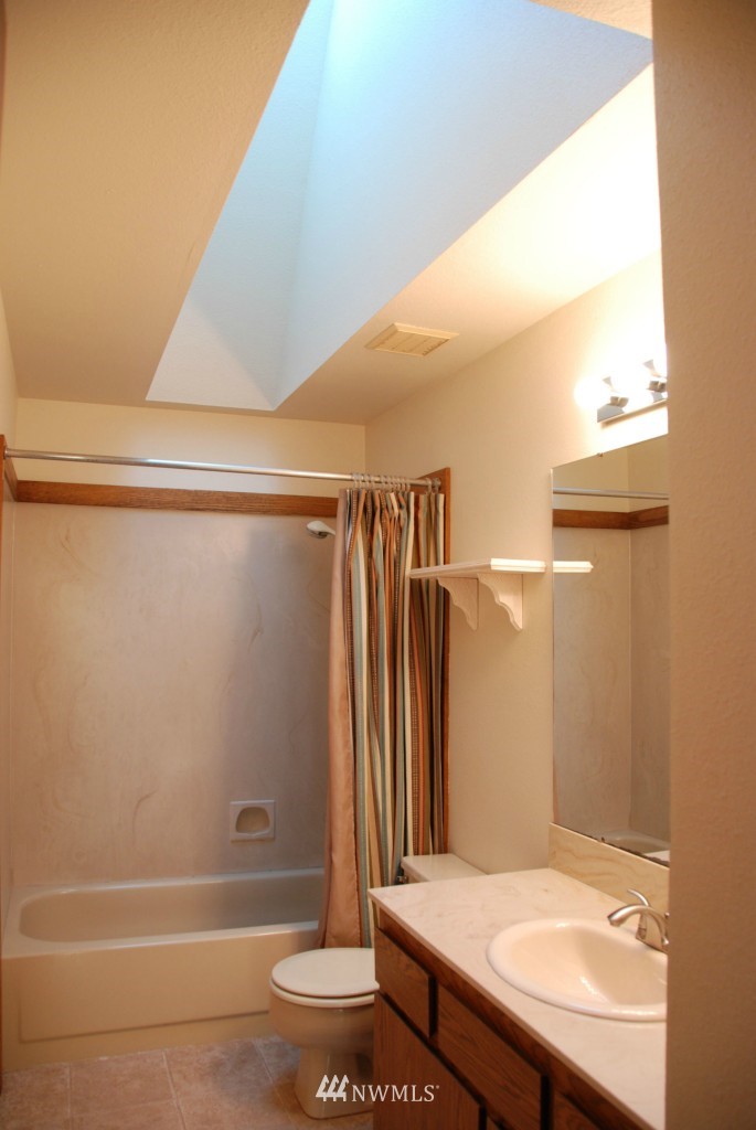 2230 Northeast 27th Street Renton, WA 98056 - Photo 11 of 13
