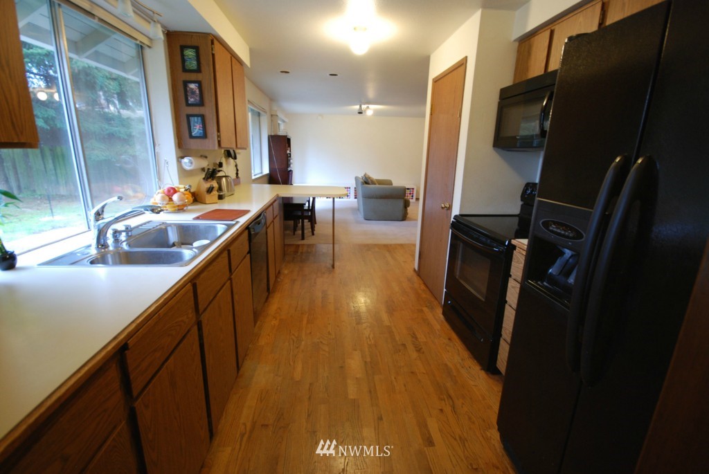 2230 Northeast 27th Street Renton, WA 98056 - Photo 3 of 13