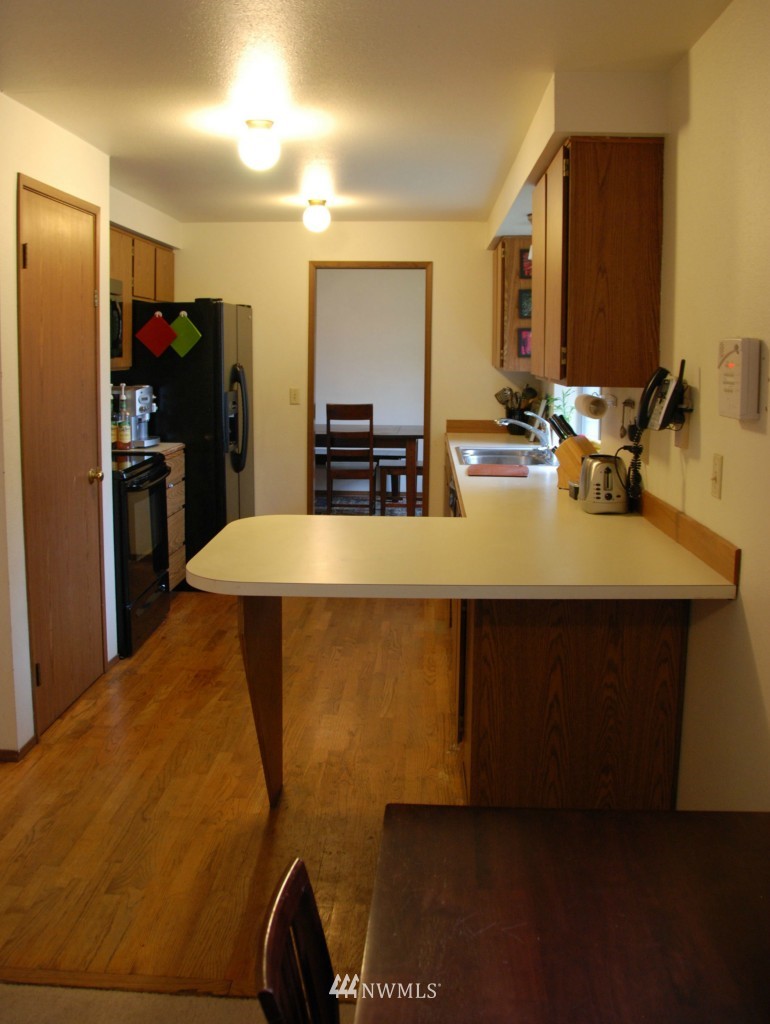 2230 Northeast 27th Street Renton, WA 98056 - Photo 4 of 13