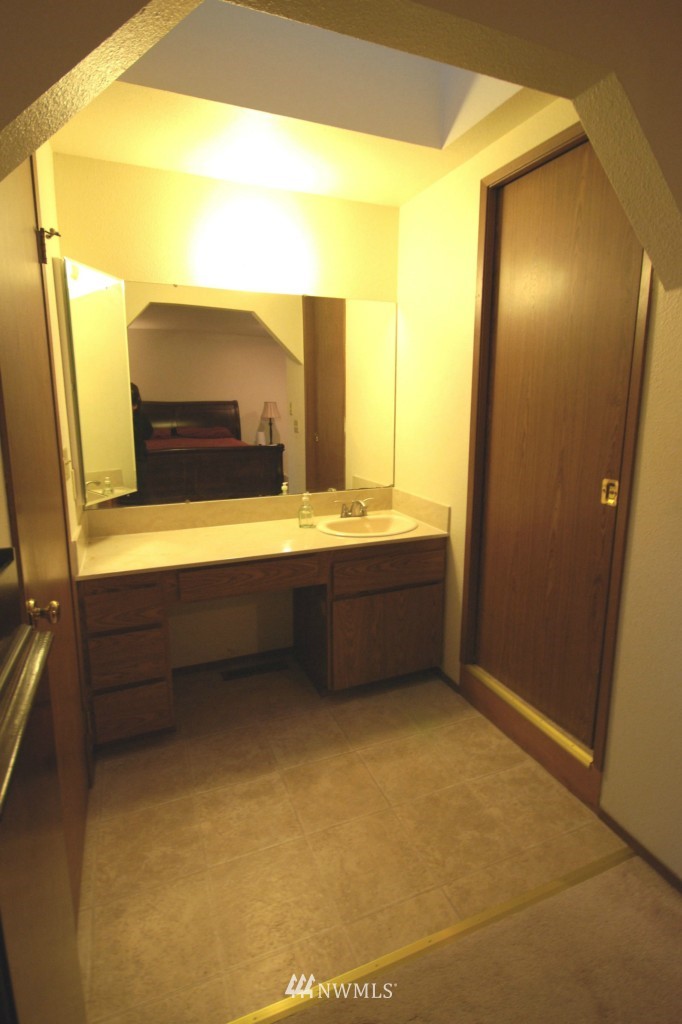 2230 Northeast 27th Street Renton, WA 98056 - Photo 8 of 13