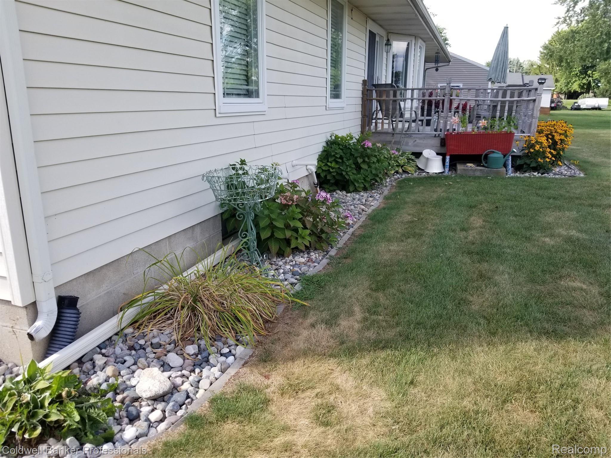 12407 Ruppert Road Perry, MI 48872 - Photo 37 of 37 SIDE VIEW.jpg