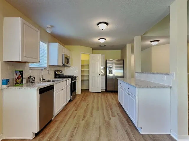 $2,080 | 11938 Sonora Springs Drive, Tomball, TX 77375