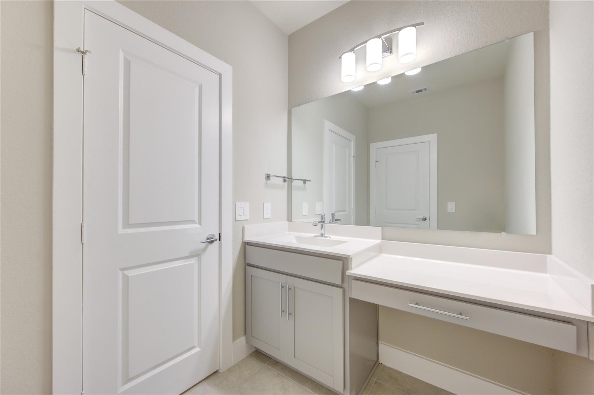 1709 Summerlyn Houston, TX 77080 - Photo 32 of 46