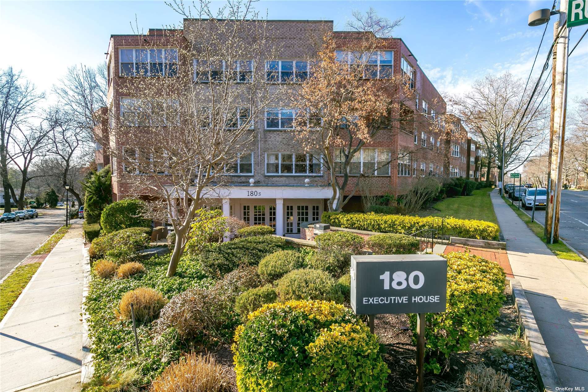 180 South Middle Neck Road, Unit 2N Great Neck, NY 11021 - Photo 1 of 1