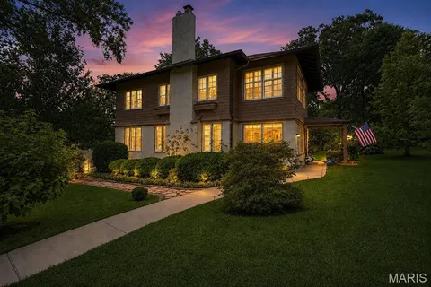 $1,150,000 | 445 Algonquin Place, Webster Groves, MO 63119