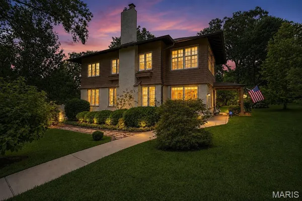 $1,150,000 | 445 Algonquin Place, Webster Groves, MO 63119