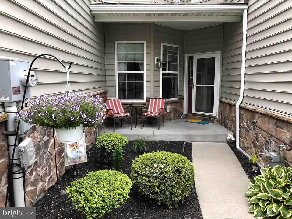 1402 Ridgeview Drive Morgantown, PA 19543 - Photo 1 of 27 Gallery Image 1