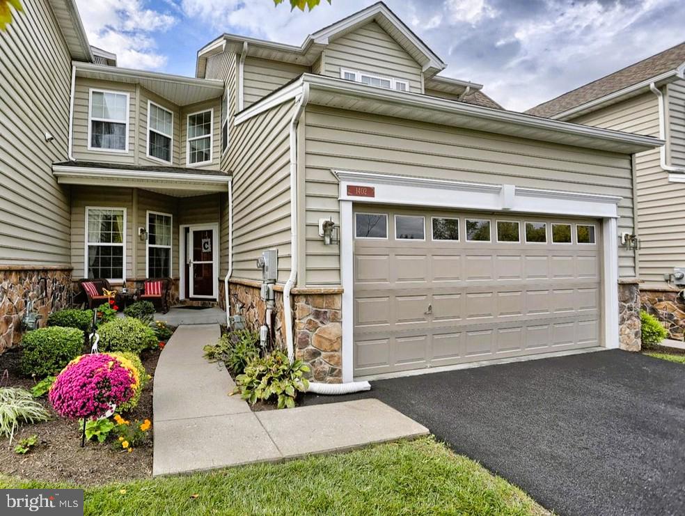 1402 Ridgeview Drive Morgantown, PA 19543 - Photo 2 of 27 Gallery Image 2