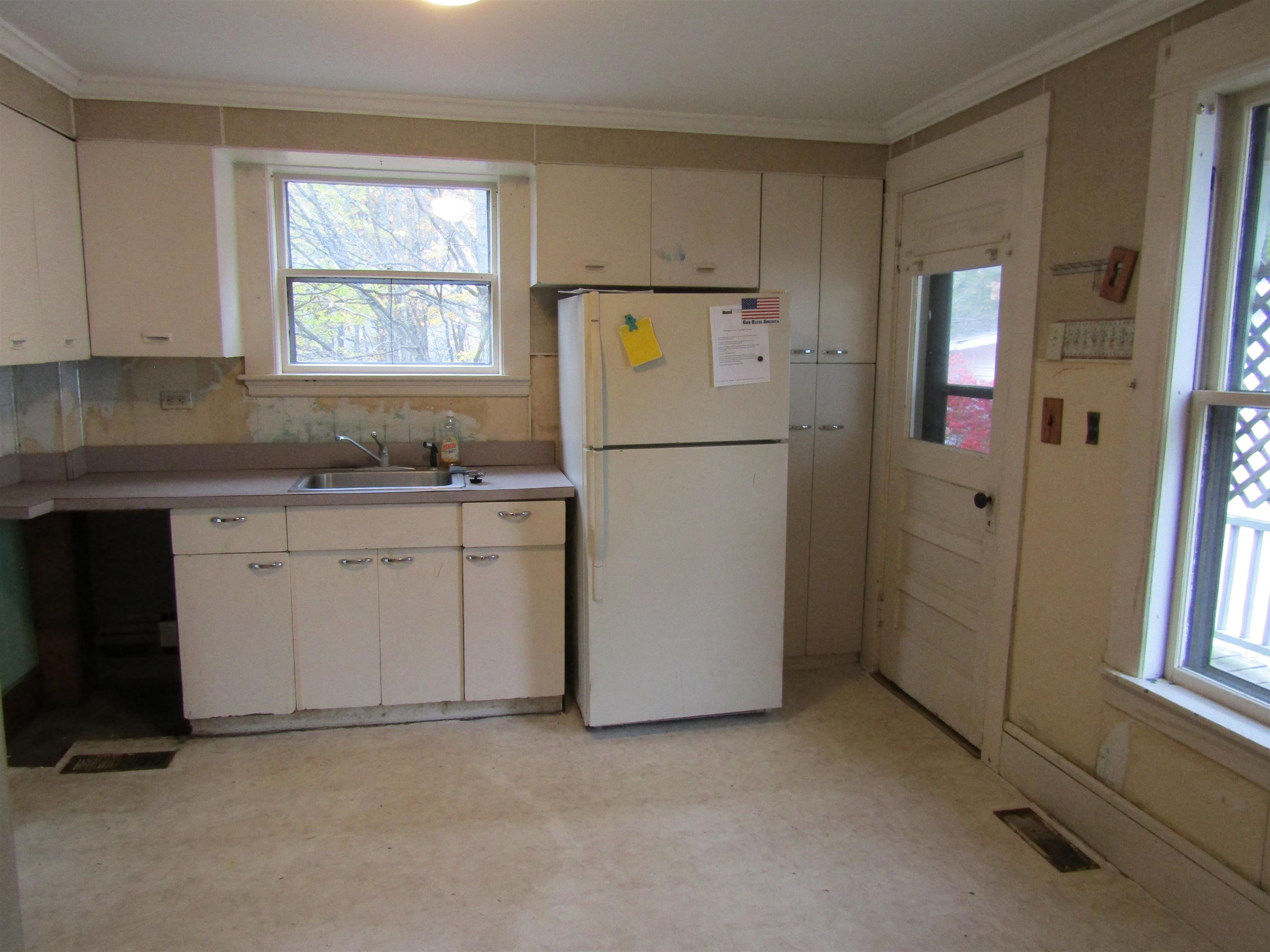 142 Maple Street Newport, NH 03773 - Photo 7 of 20