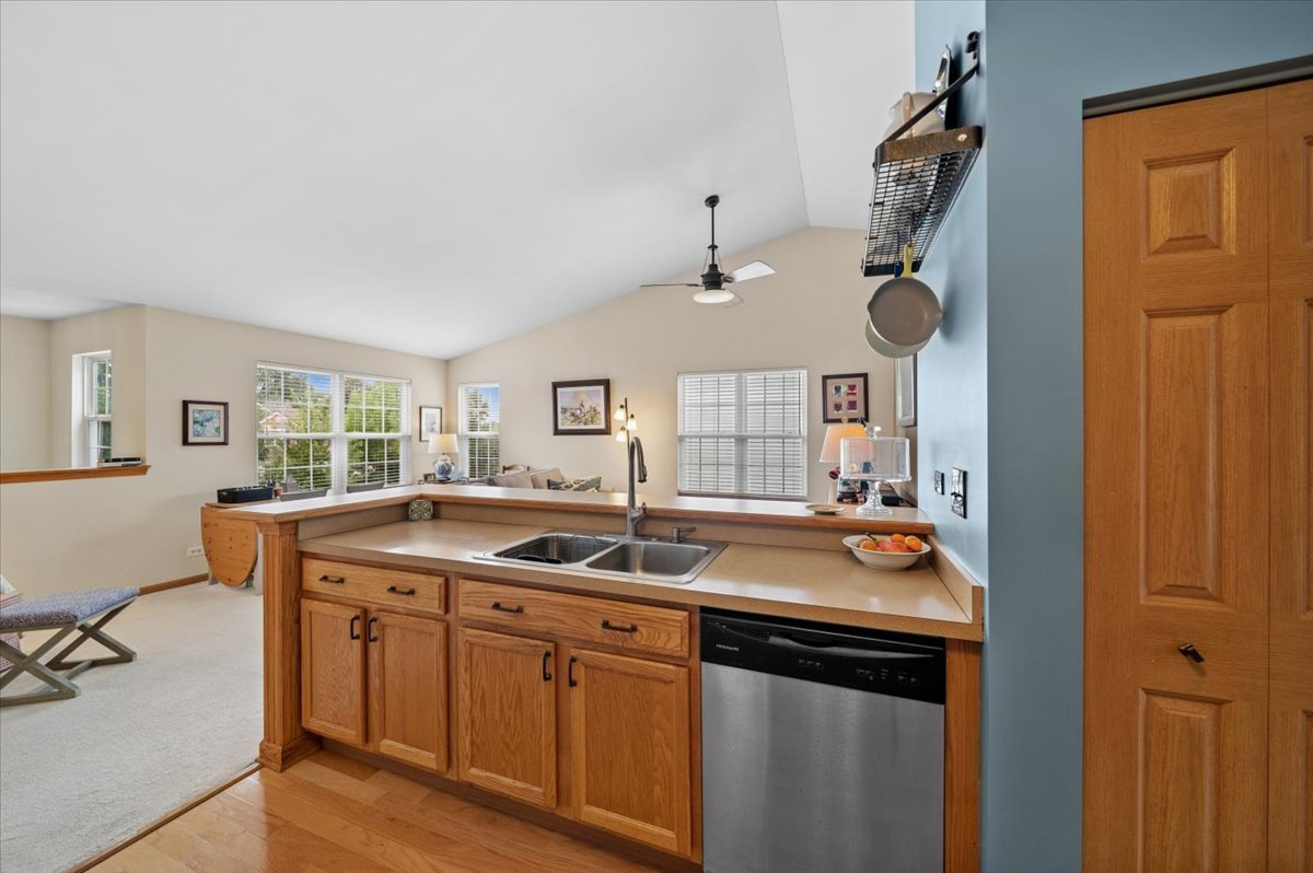 2416 Golf Ridge Circle, Unit 2416 Naperville, IL 60563 - Photo 8 of 23 Gallery Image 8