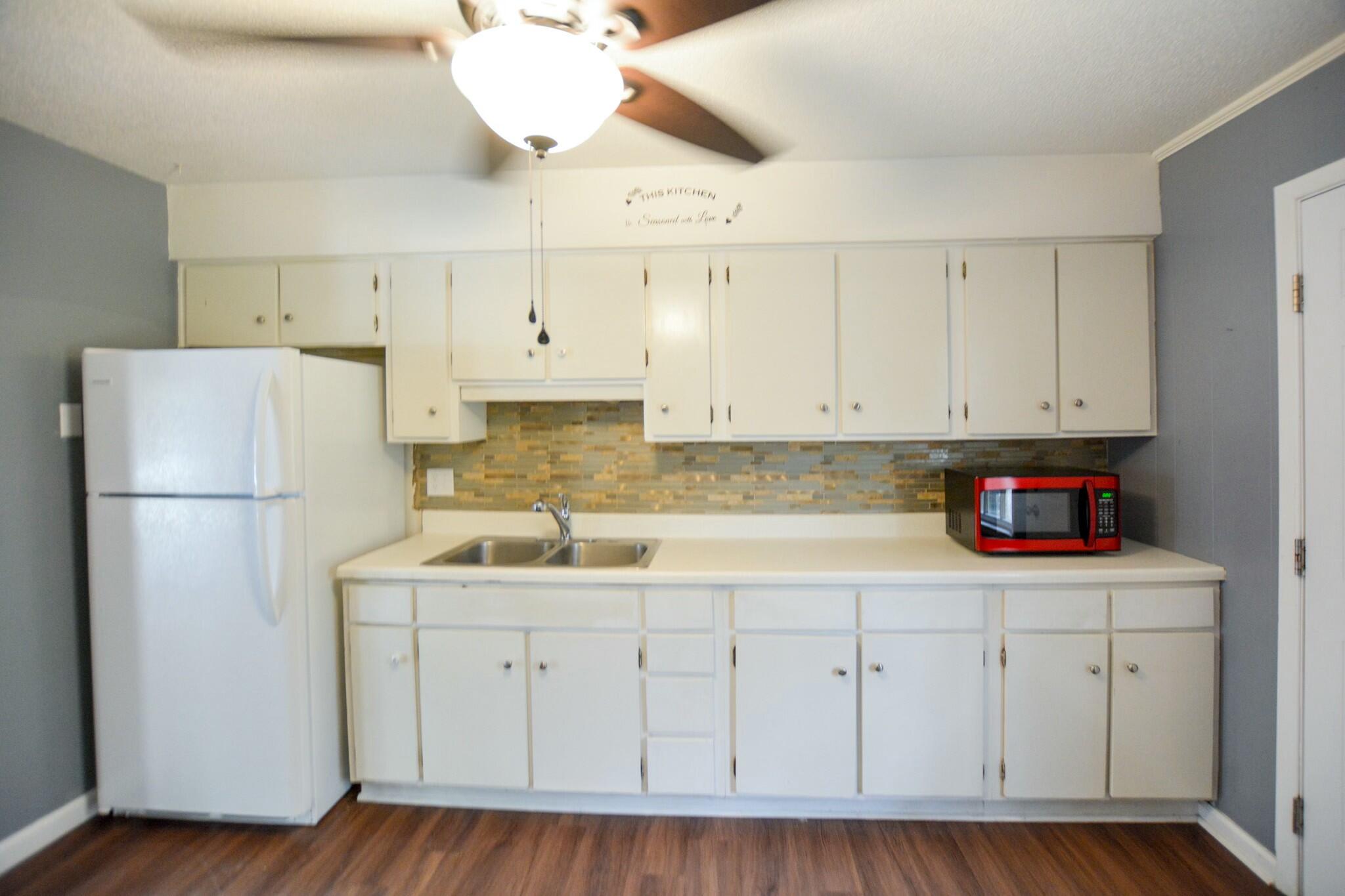 1045 Harbor View Road, Unit B Charleston, SC 29412 - Photo 3 of 16 tempImageGij5cS