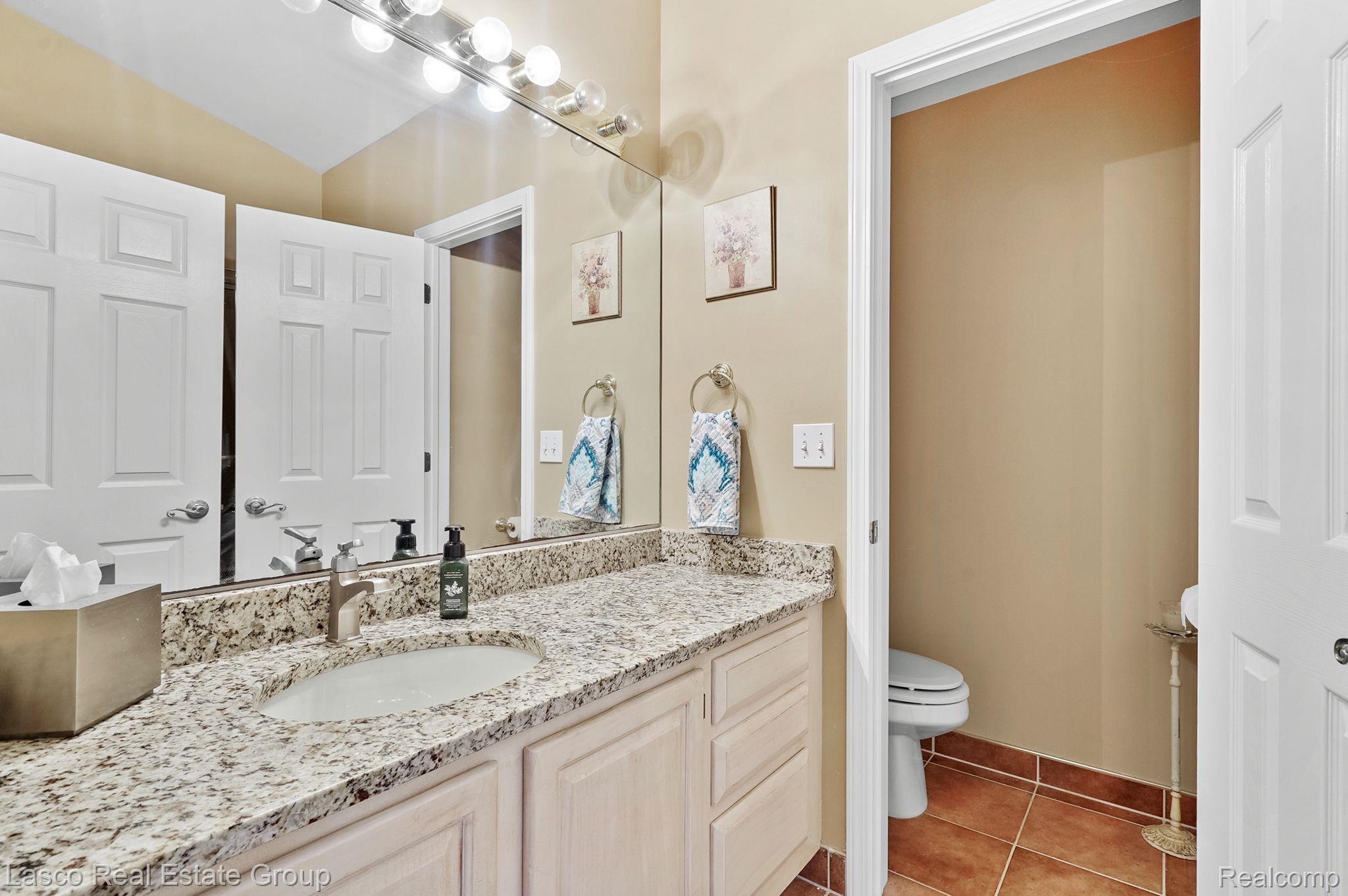 2251 North Long Lake Road Fenton, MI 48430 - Photo 23 of 43 Gallery Image 23