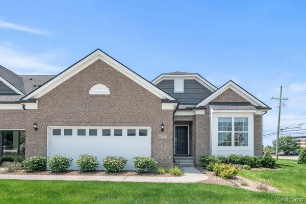 $479,990 | 42823 Arbor Drive, Clinton Township, MI 48038