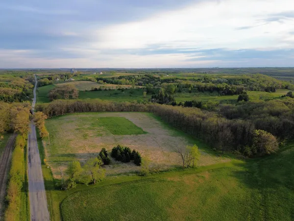 $174,900 | 5.48-acres Oneil, Mineral Point, WI 53565