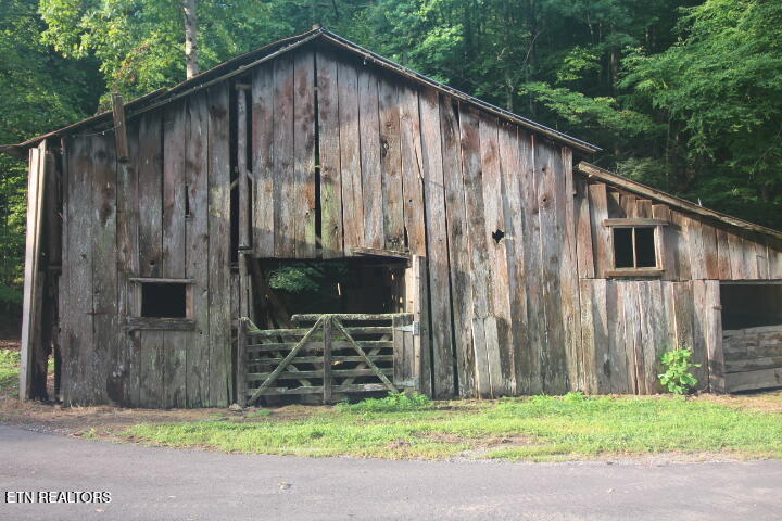 1970 Carrs Creek Road Townsend, TN 37882 - Photo 2 of 59 Carrs Creek Update cleaned 022