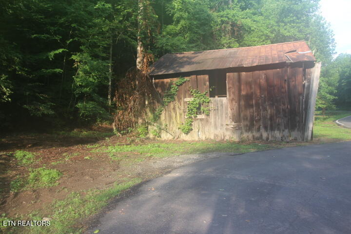 1970 Carrs Creek Road Townsend, TN 37882 - Photo 4 of 59 Carrs Creek Update cleaned 017