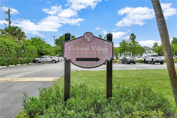$2,150 | 7550 Stirling Road, Unit C305, Davie, FL 33024