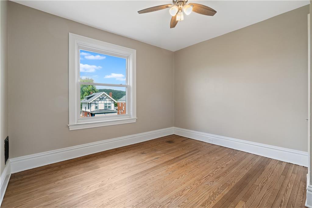 1622 Ridge Avenue Coraopolis, PA 15108 - Photo 18 of 25 Gallery Image 18
