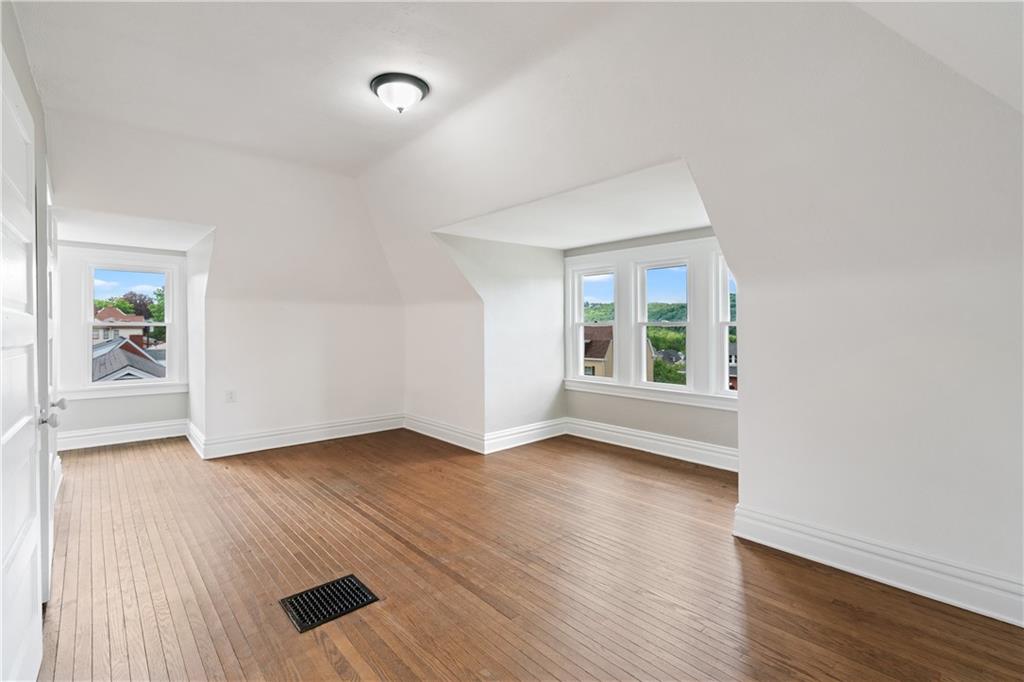 1622 Ridge Avenue Coraopolis, PA 15108 - Photo 20 of 25 Gallery Image 20
