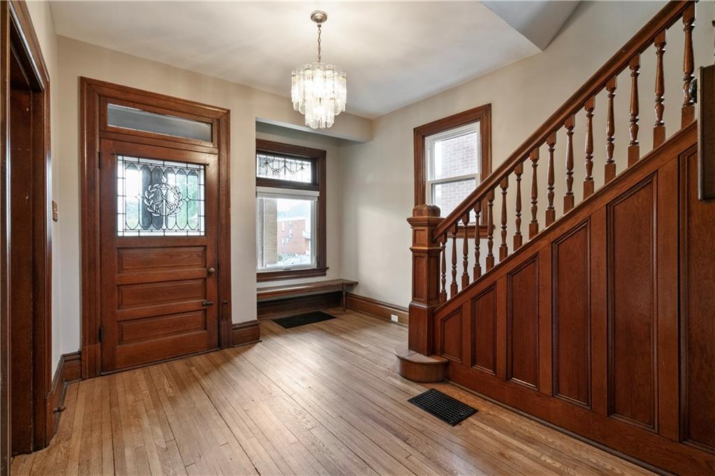 1622 Ridge Avenue Coraopolis, PA 15108 - Photo 2 of 25 Gallery Image 2