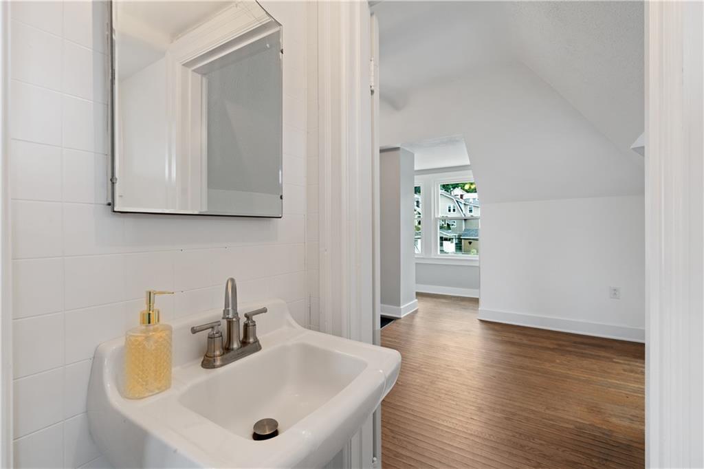1622 Ridge Avenue Coraopolis, PA 15108 - Photo 21 of 25 Gallery Image 21