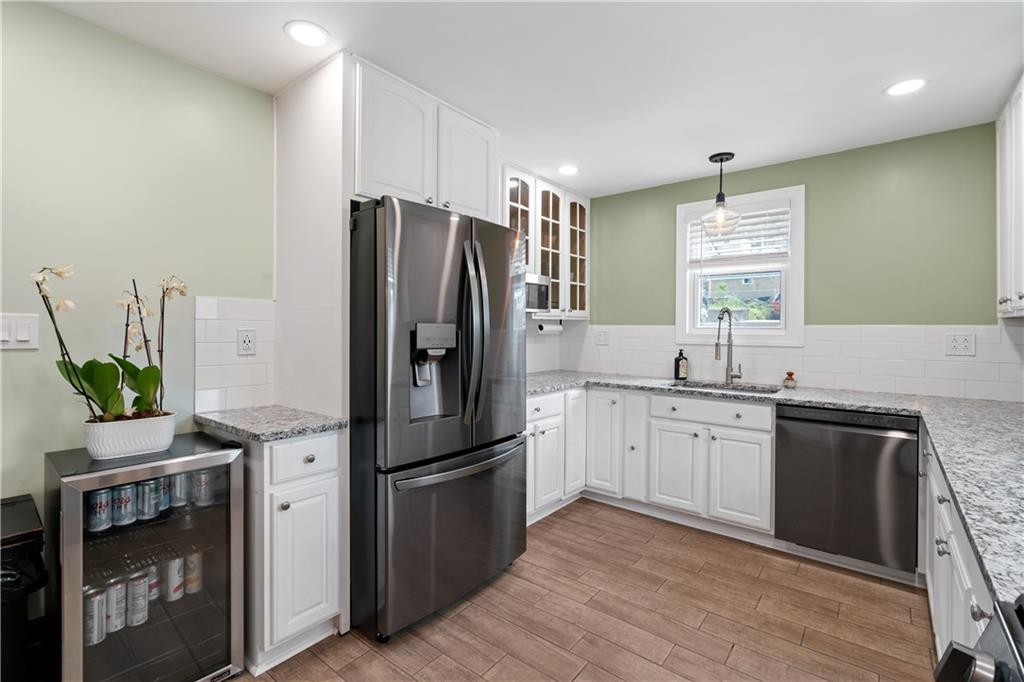1622 Ridge Avenue Coraopolis, PA 15108 - Photo 4 of 25 Gallery Image 4