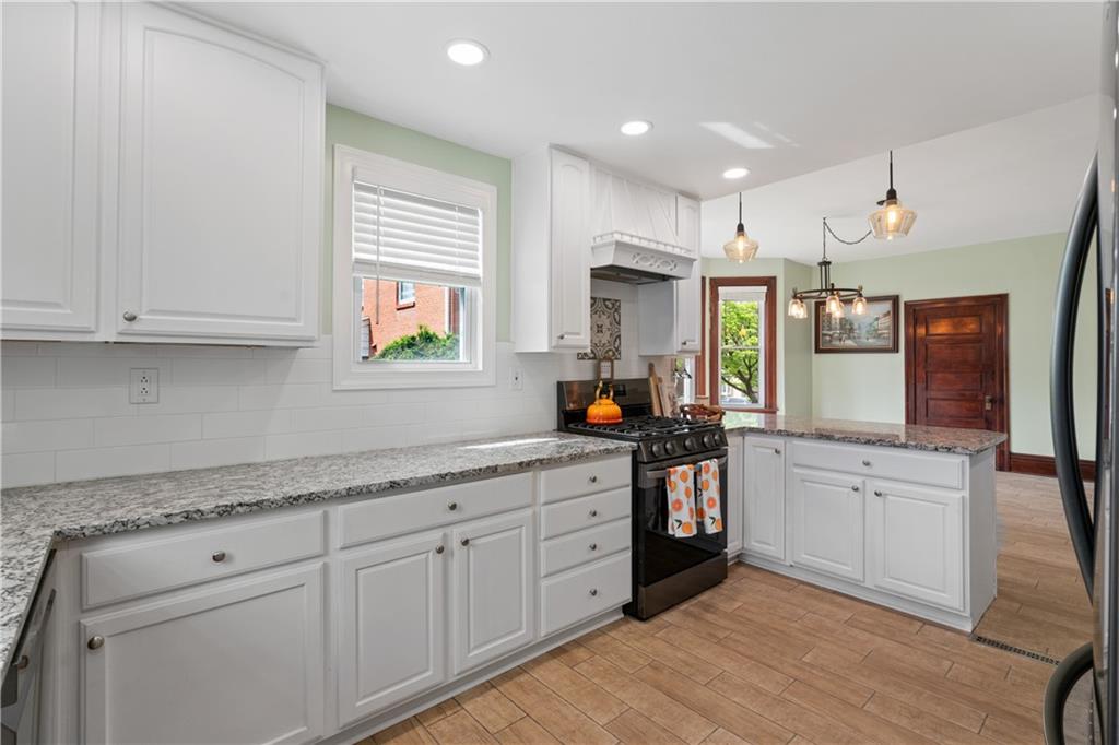 1622 Ridge Avenue Coraopolis, PA 15108 - Photo 5 of 25 Gallery Image 5