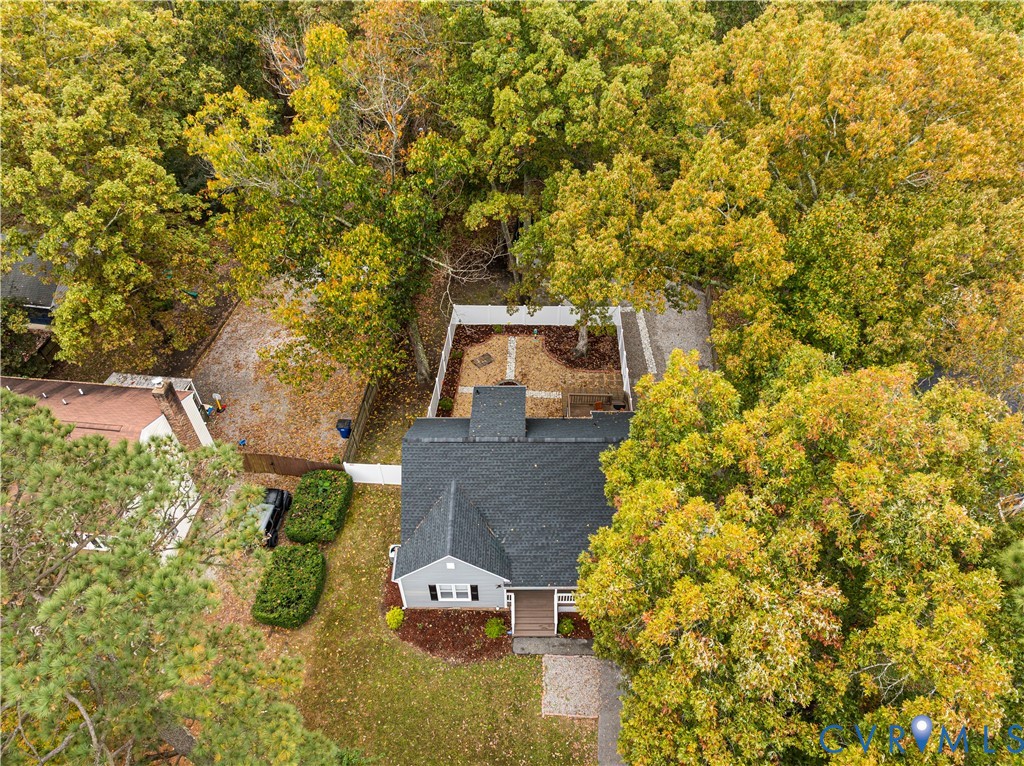 10008 Brittonwood Drive North Chesterfield, VA 23237 - Photo 30 of 34 an aerial view of house with yard and mountain view in back
