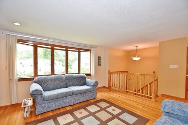 16 Marjorie Road Burlington, MA 01803 - Photo 3 of 22 Gallery Image 3