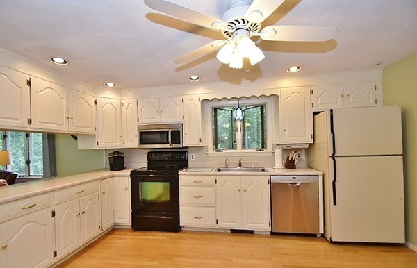 16 Marjorie Road Burlington, MA 01803 - Photo 4 of 22 Gallery Image 4