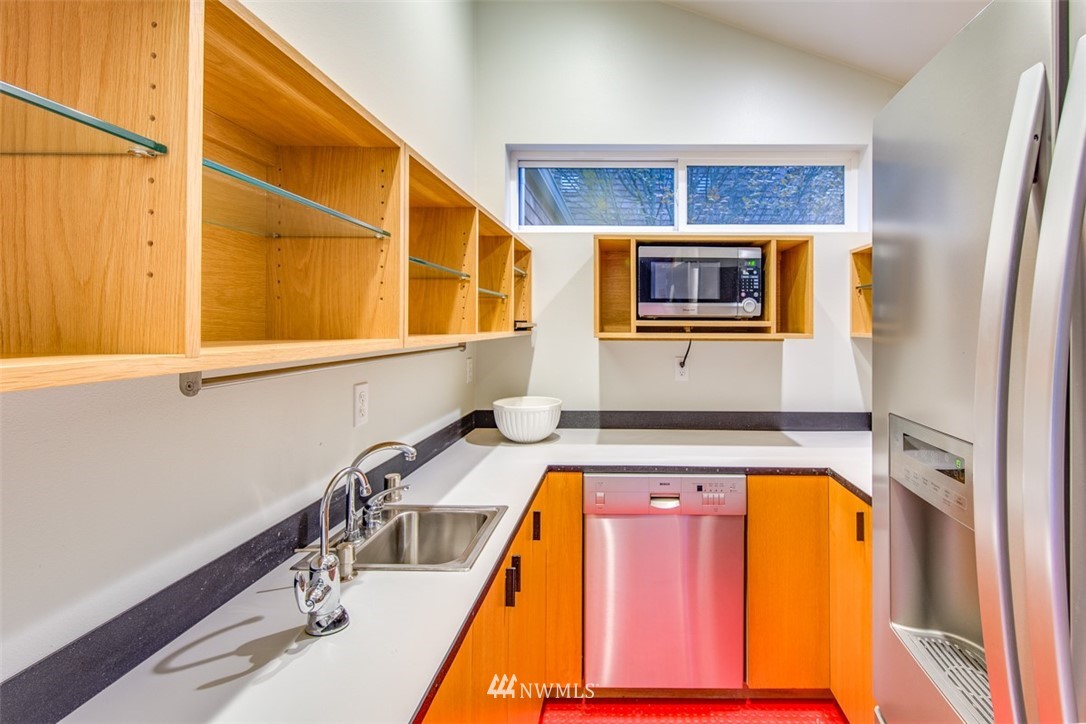 8937 Northeast Spargur Loop Road Bainbridge Island, WA 98110 - Photo 12 of 22 Gallery Image 12