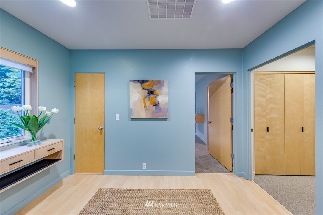 8937 Northeast Spargur Loop Road Bainbridge Island, WA 98110 - Photo 16 of 22 Gallery Image 16