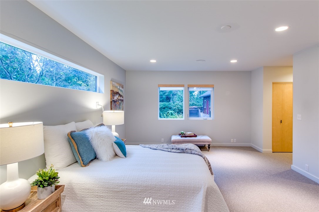 8937 Northeast Spargur Loop Road Bainbridge Island, WA 98110 - Photo 17 of 22 Gallery Image 17